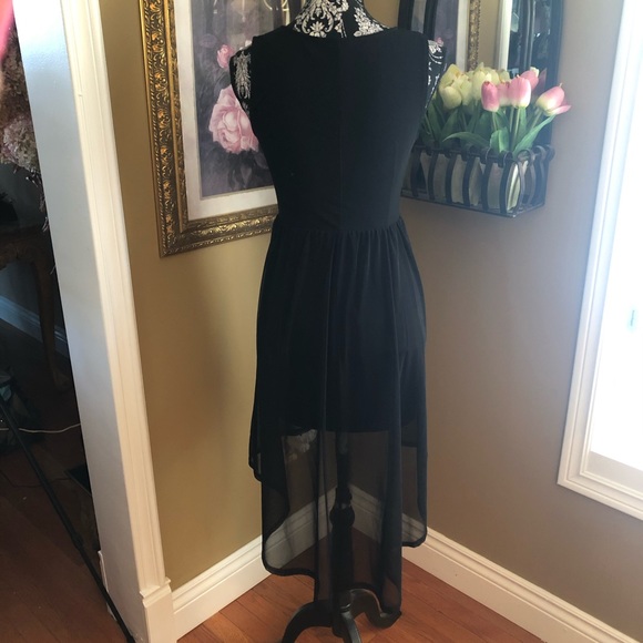 Divided | 4 - Picture 2 of 4